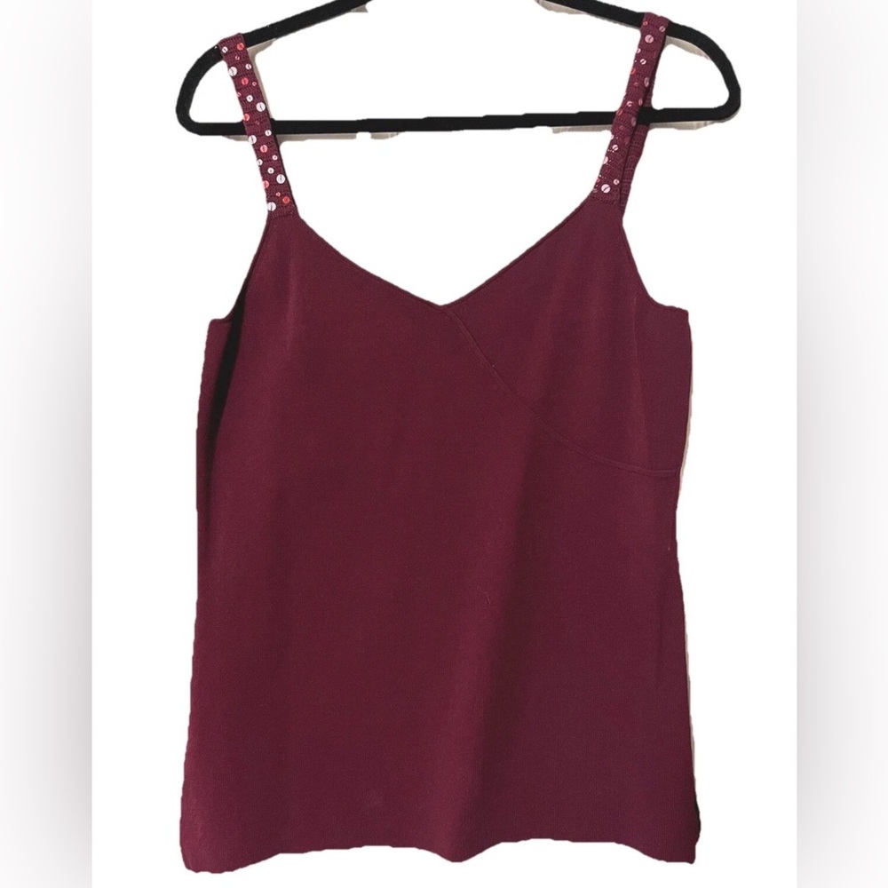 OUE PER OUE size L camisole knit V neck beautiful burgundy color sequin accents